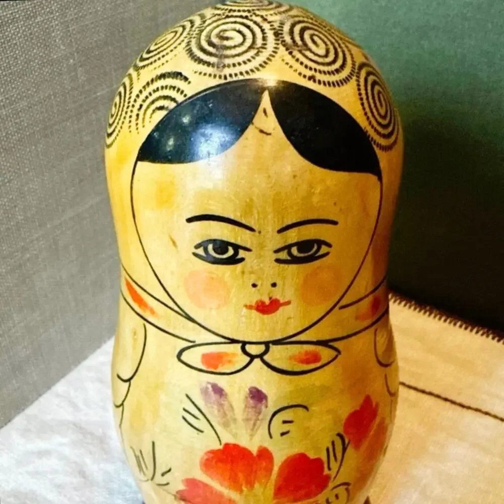 USSR Matryoshka • 5‑Piece Floral Nesting Doll • Vintage